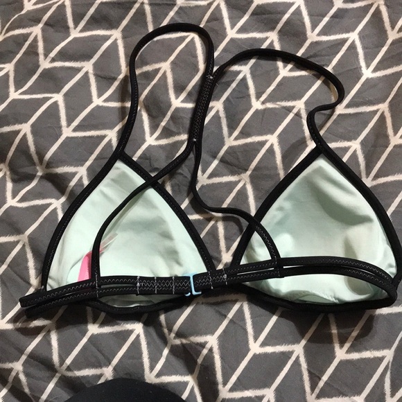 Victoria’s Secret swimsuit top - Picture 2 of 4